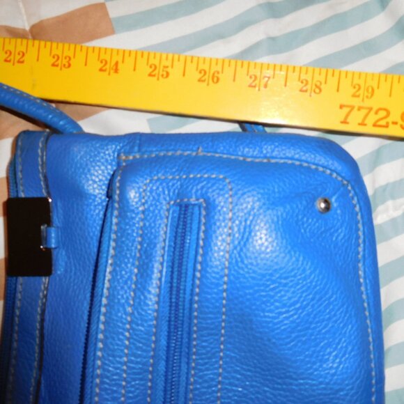 TIGNANELLO blue leather small crossbody purse PEBBLED LEATHER - Picture 3 of 15